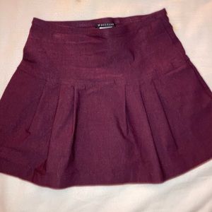 Never worn school girl mini pleated skirt, a little wrinkly and short for me